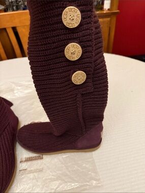 UGG Fold-Over Knit Boots Deep plum - Size 11 Womens